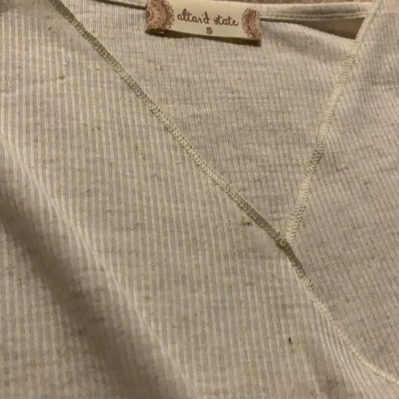 V neck lightweight sweater long in back - Picture 3 of 4